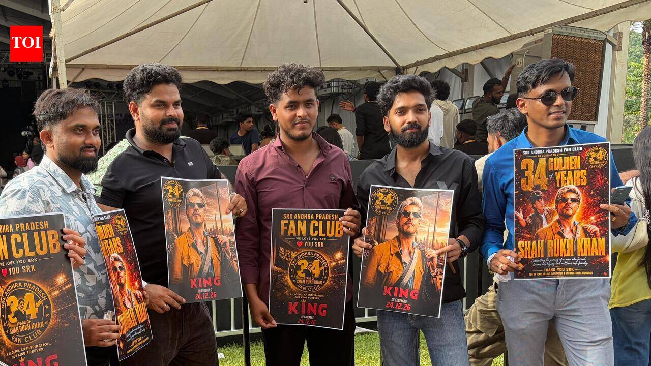 SRK fans take road trip to catch glimpse of actor