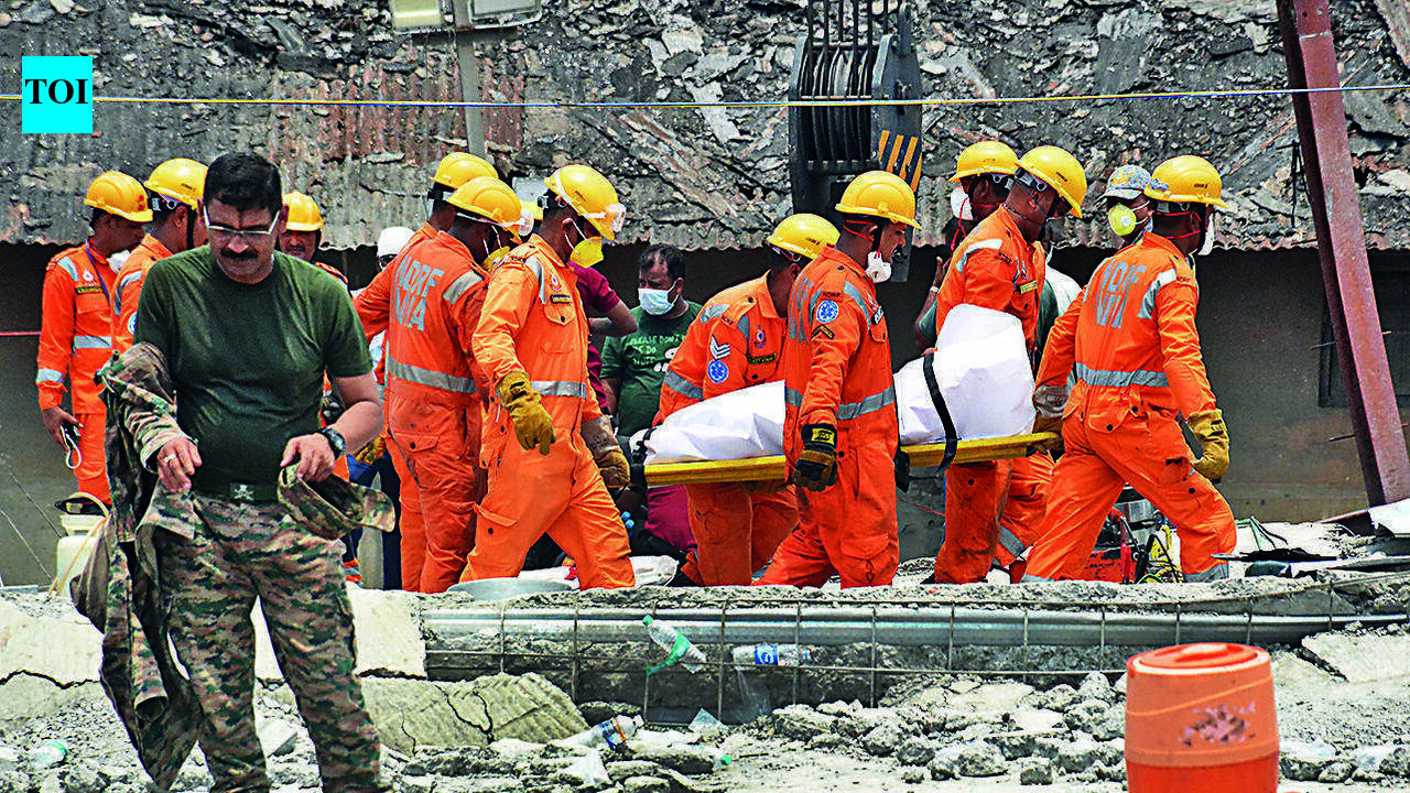 Kolkata Police Face Challenge Identifying Victims in Warehouse Collapse