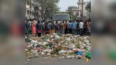 Bareilly sanitation workers step up stir, dump garbage, halt waste collection