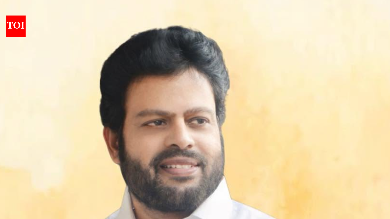 Sena (UBT) Kolhapur dist president resigns from the post