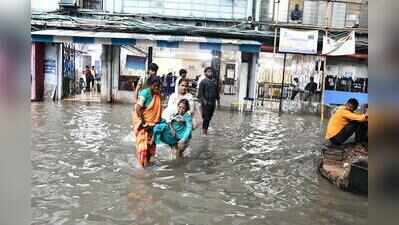One-hour downpour: Water floods roads, enters houses & hospitals