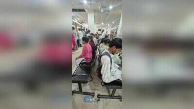 Queues swell at sewa kendras as server slump disrupts services