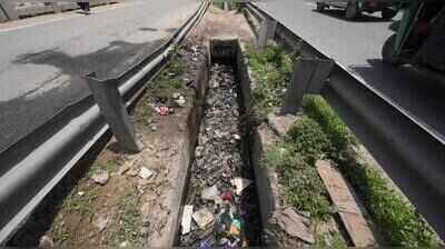 Monsoon nears, yet Delhi-Gurgaon Expressway drains remain clogged with waste, debris