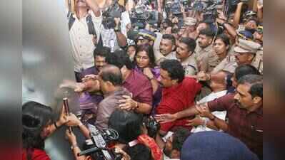 Clashes erupt at corporation over oath controversy