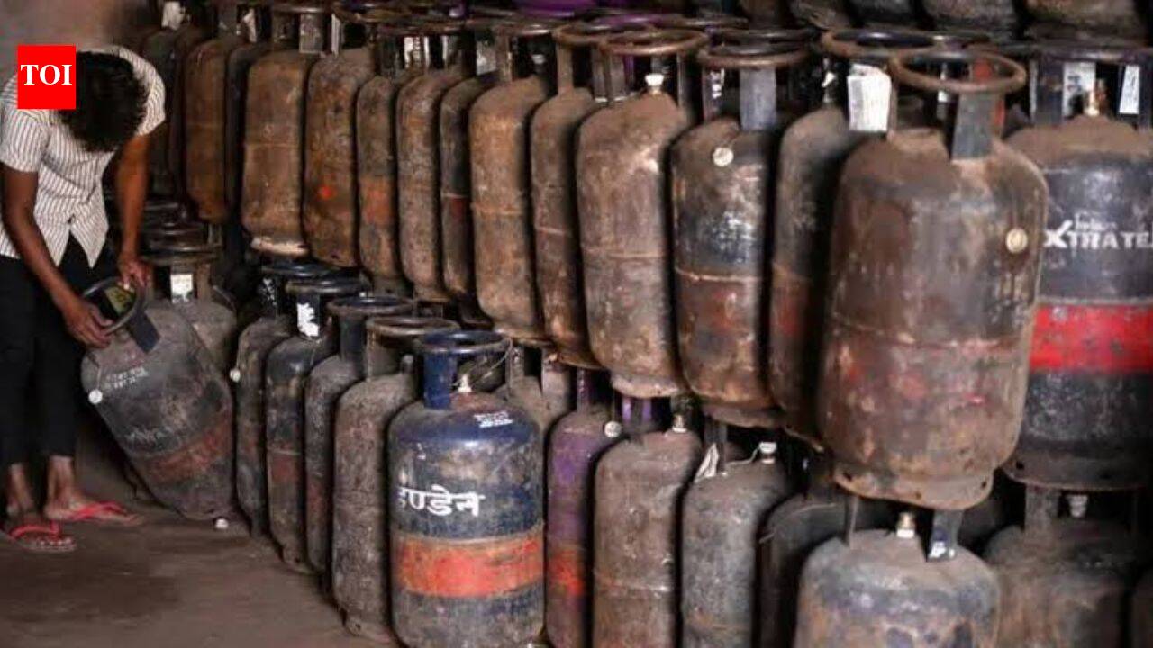 Govt restores commercial LPG supply to pre-war level