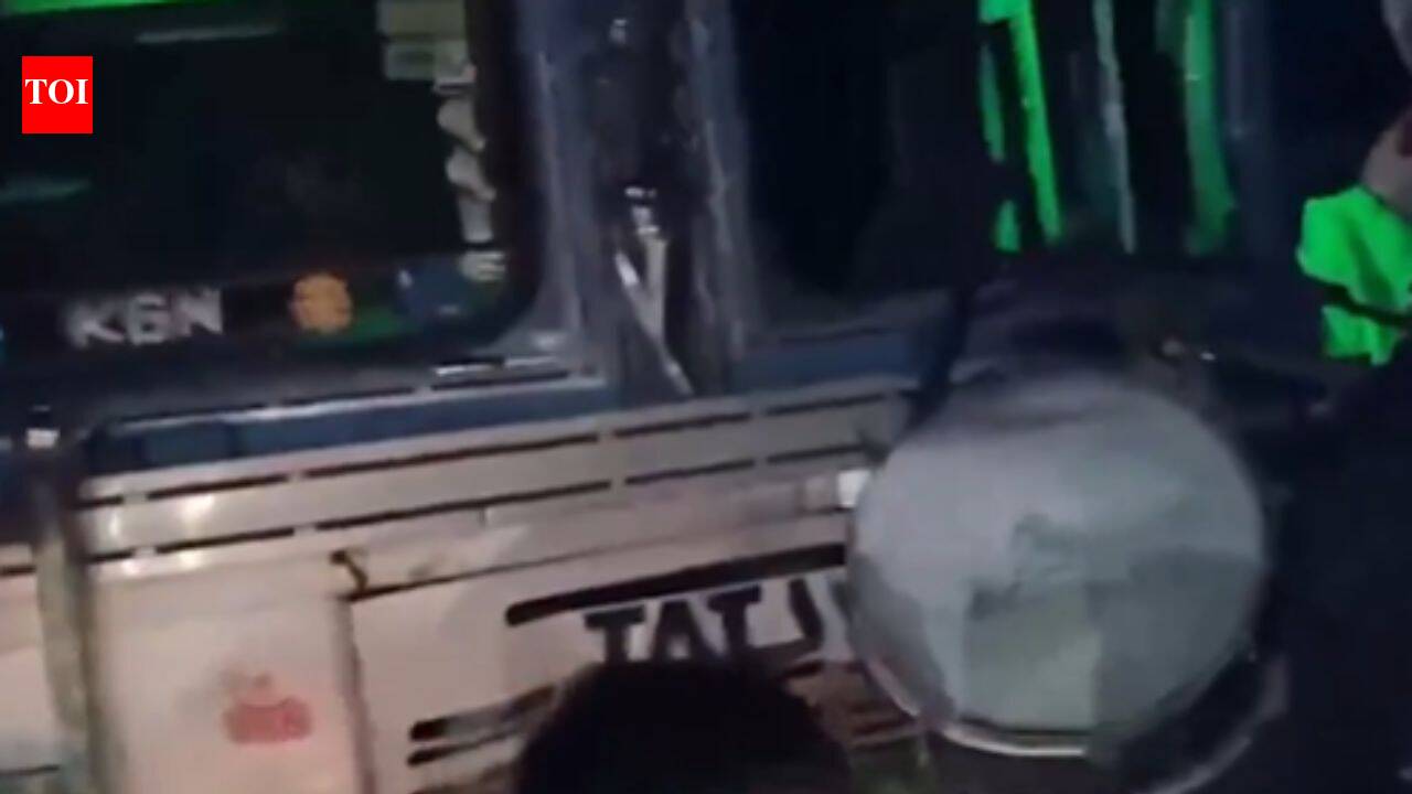 7 killed, 1 critical in truck-passenger vehicle collision in Jharkhand's Ramgarh
