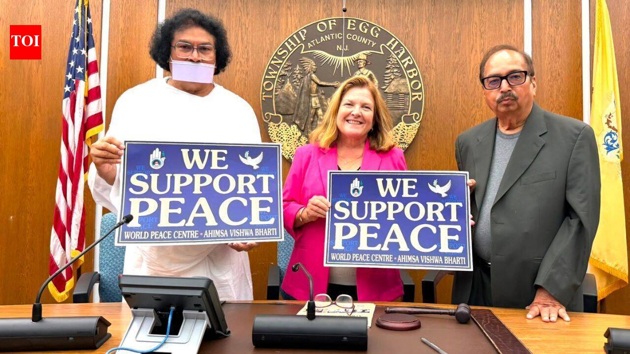 New Jersey Mayor Laura Pfrommer Honours Jain Acharya Lokesh at City Council