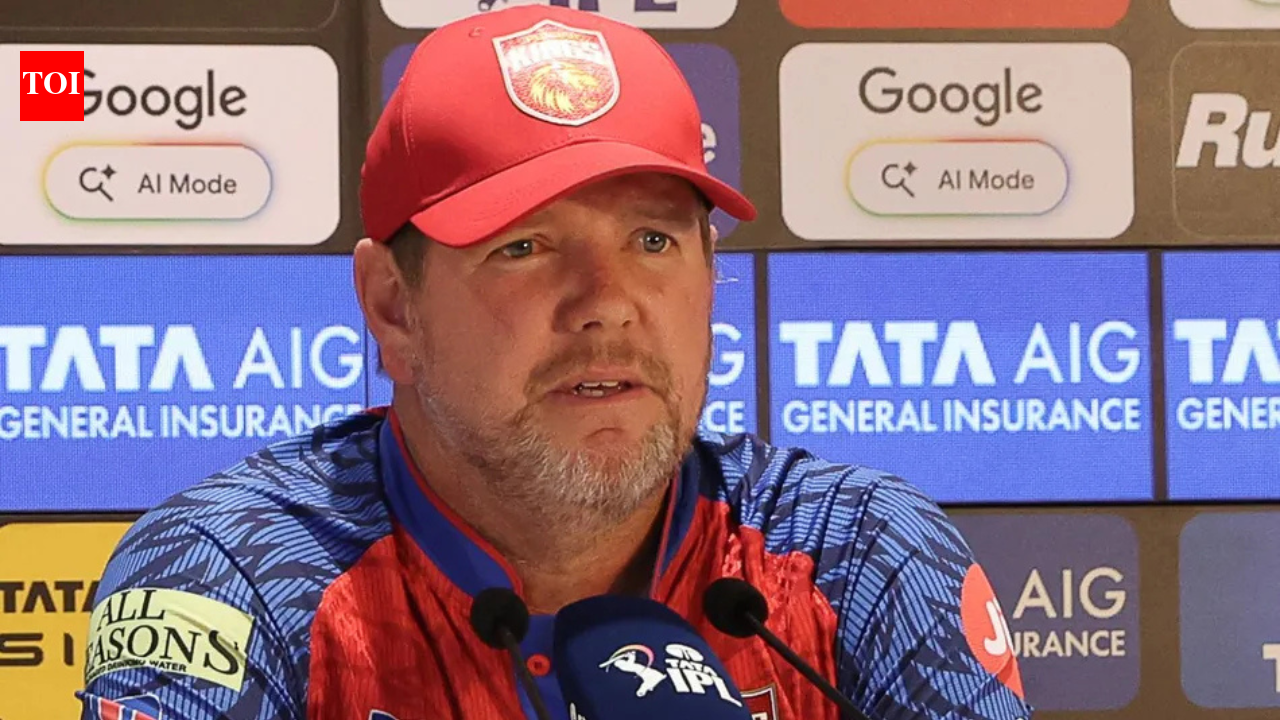 ​James Hopes quits Sydney Sixers before coaching a game, returns to Brisbane Heat​​​