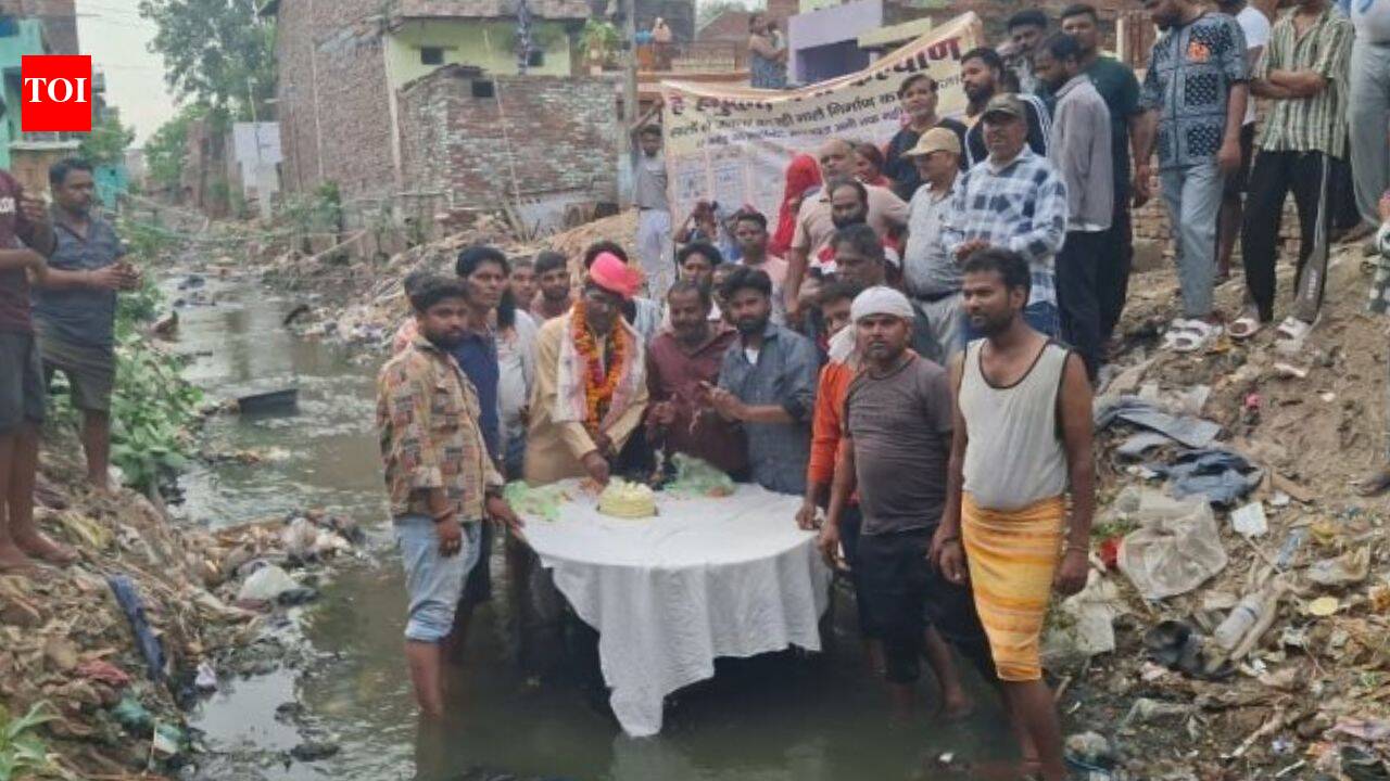 Watch: Agra BJP corporator cuts birthday cake in filthy drain to protest civic body's 'inaction'