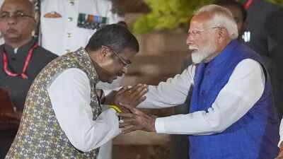 'Commendable efforts': PM Modi wishes birthday to Dharmendra Pradhan, gets community note on X