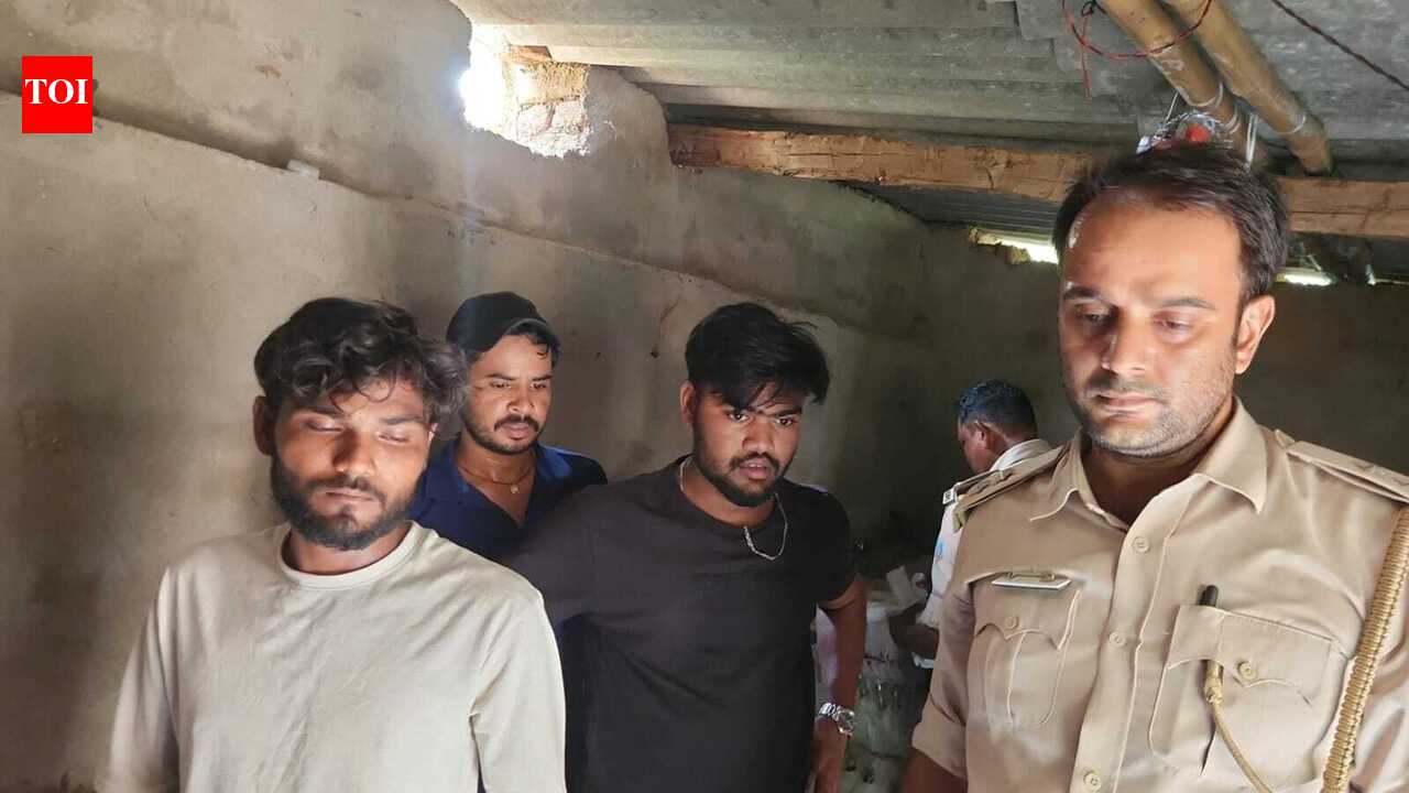 Illegal liquor unit busted in Chatra forest, 3 held