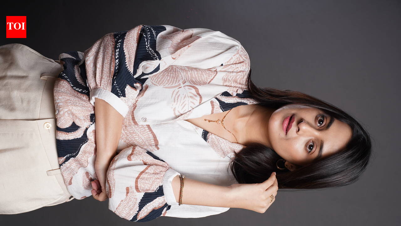 Darshana and John join cast of Anumaner Bhittite