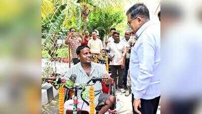 Bokaro administration distributes 112 assistive devices, industries fund mobility support pool for persons with disabilities