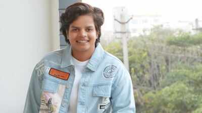 Why did this girl disguise herself as a boy to play cricket for years, and what is her connection with the India women's national cricket team