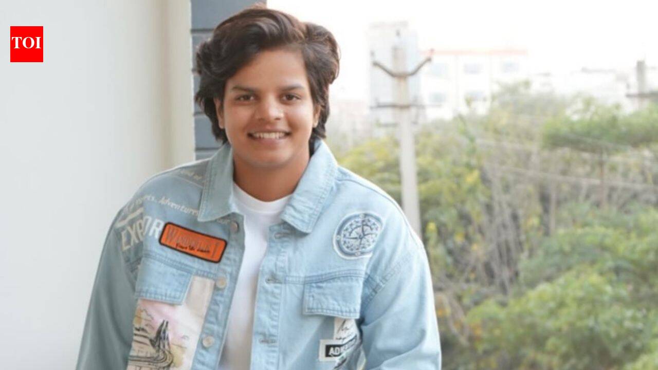 Why did this girl disguise herself as a boy to play cricket for years, and what is her connection with the India women's national cricket team