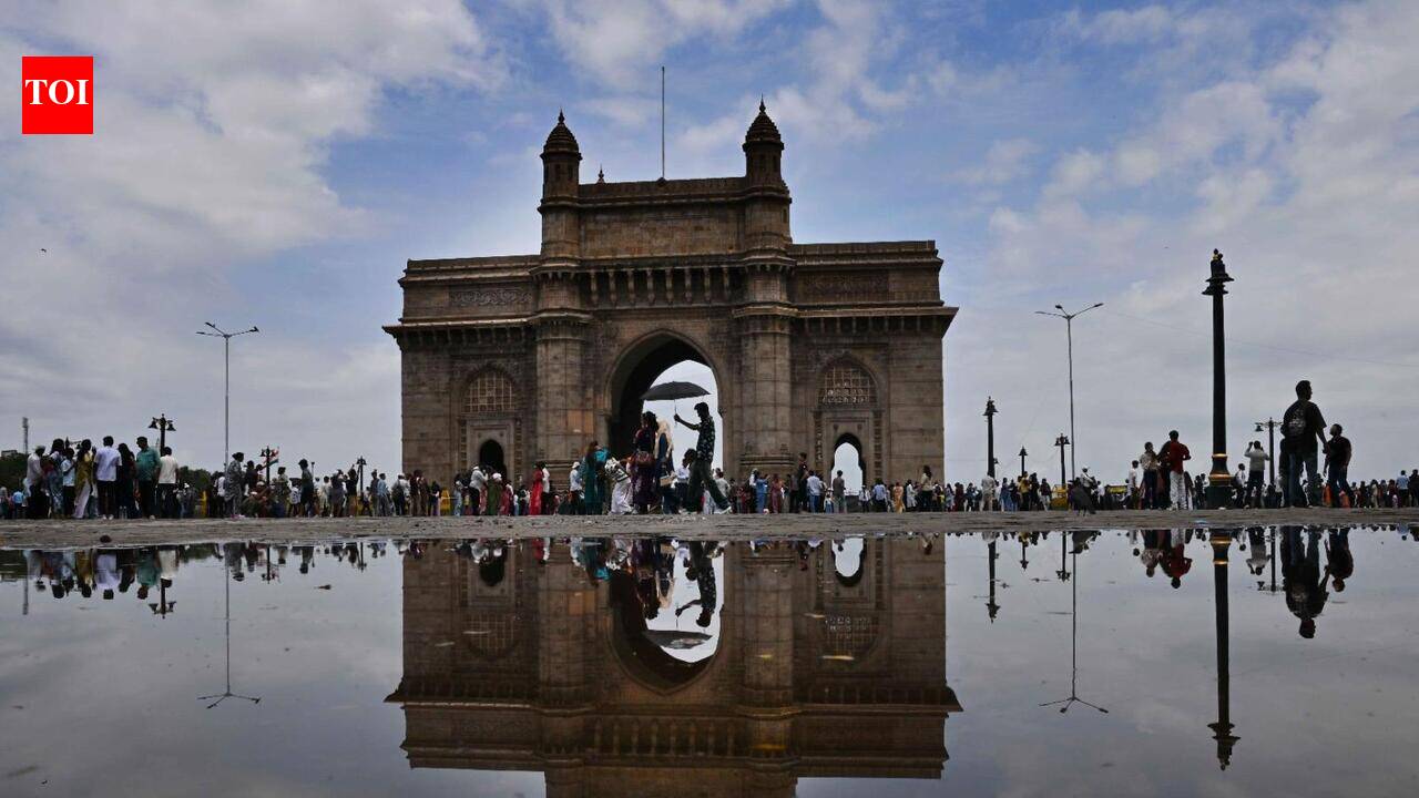IMD sounds ‘yellow’ alert for weekend showers in Mumbai
