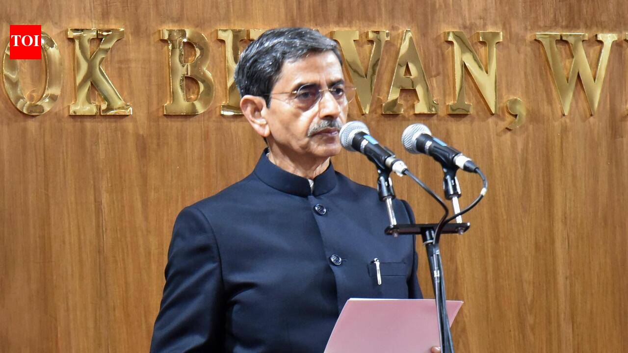 Teach youth meaning behind Vande Mataram: Governor Ravi