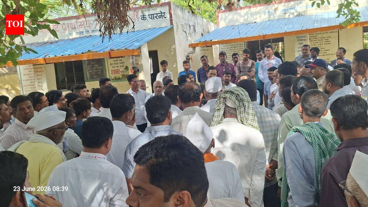 Through night halts, Jalna collector pledges to take governance to villagers’ doorstep