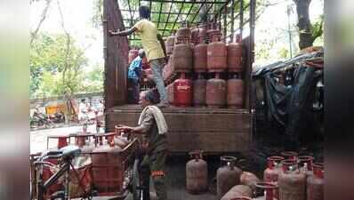 Domestic 25-day LPG cap stays, relief for commercial gas