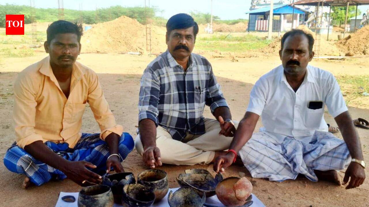 3-ft urns found in Ramnad open debate on ancient burial practices