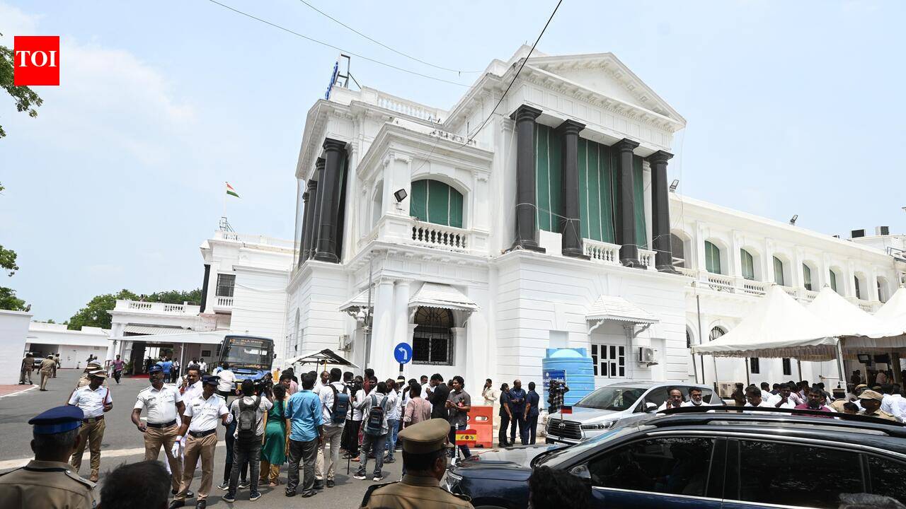 Secretariat is a mess; no washroom, no water for public