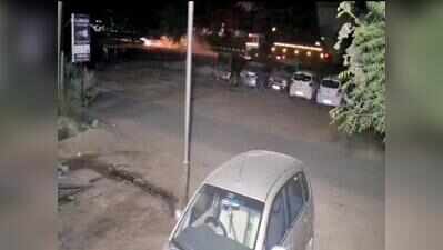 High-speed overtaking bid ends in four-car pile-up