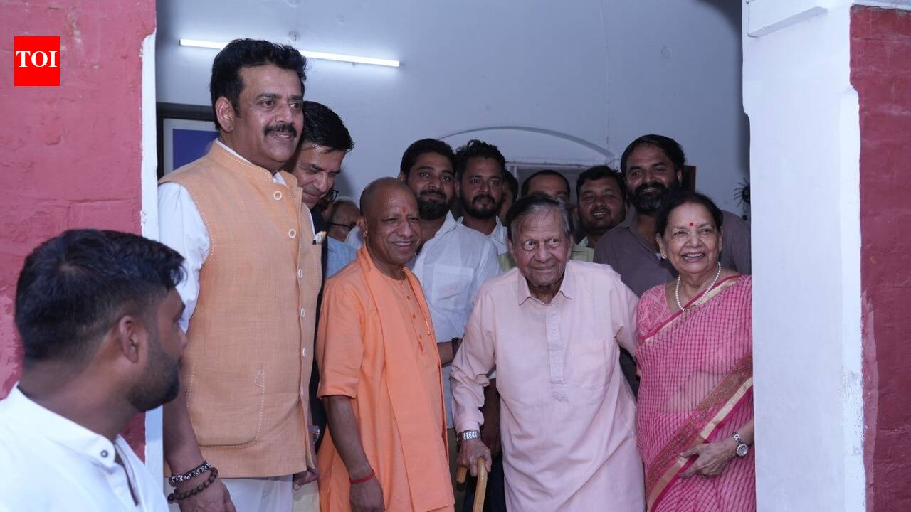 CM Yogi pays courtesy visit to former MP