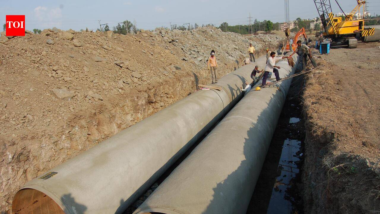 Maharashtra CM Devendra Fadnavis calls meet on Pavana pipeline