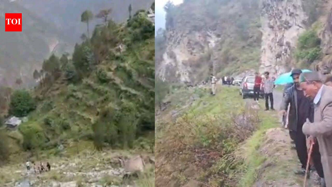 6 killed as pickup vehicle veers off road, plunges into gorge in Shimla's Rampur