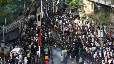 Shias mark 'evenning of the oppressed' in Moharram with piety and remembrance