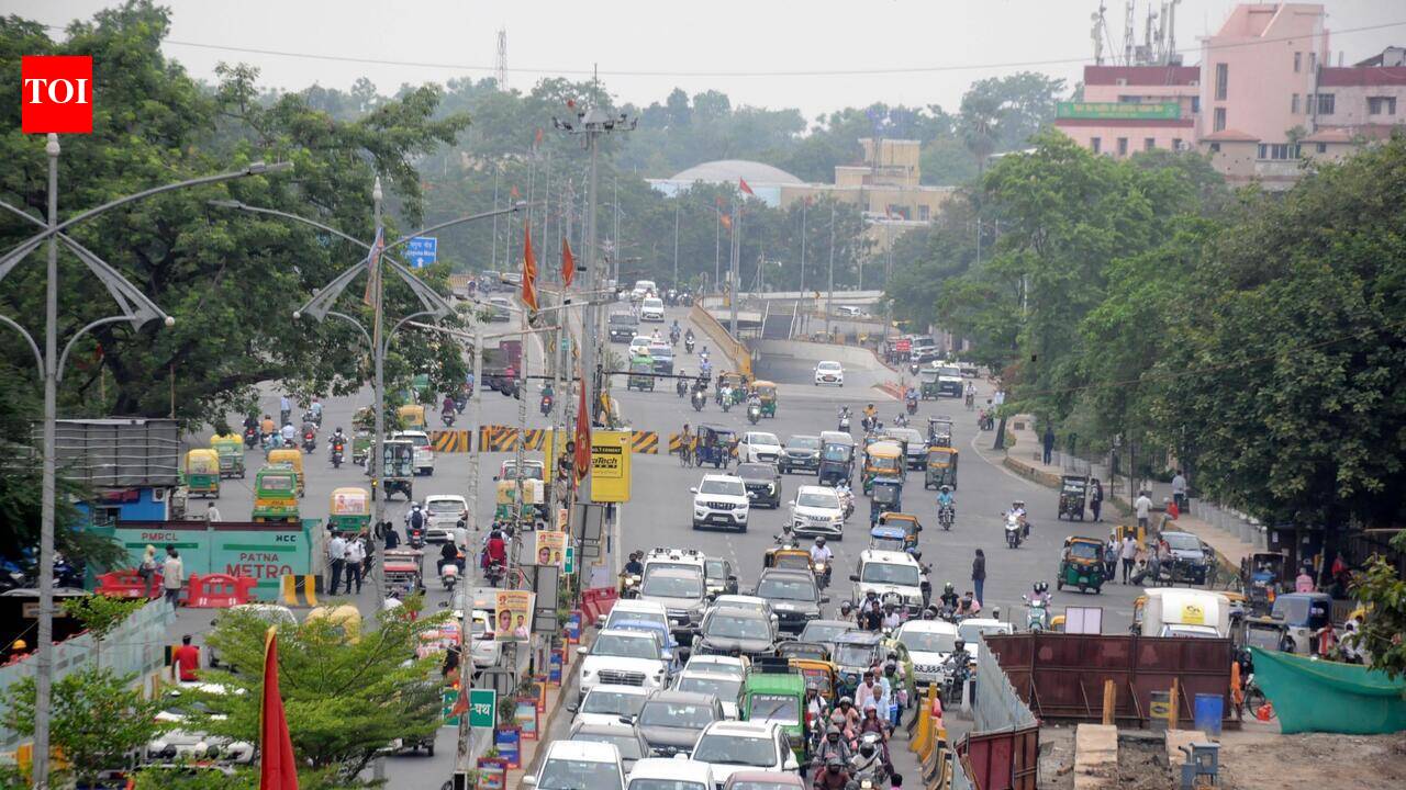 Nehru Path traffic curbs for metro rail work put on hold