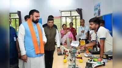 Samrat visits Miller School in city, calls for modern facilities