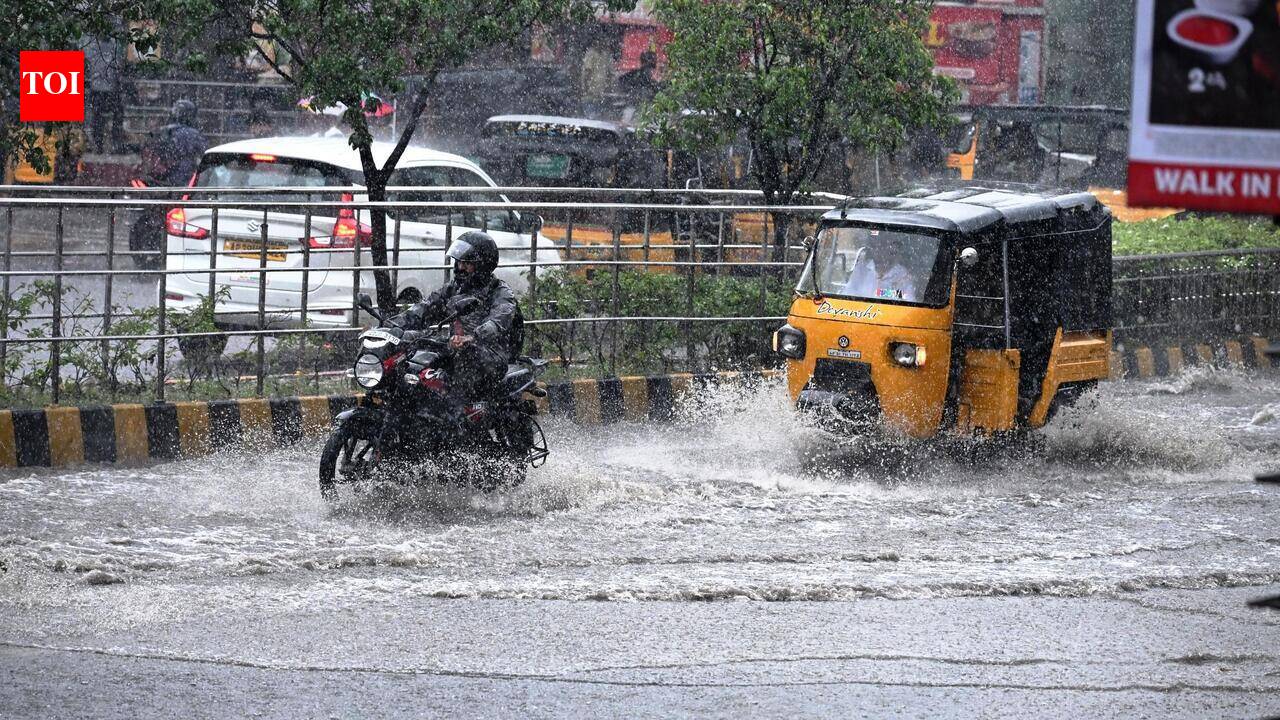 Heavy rain lashes parts of Andhra Pradesh