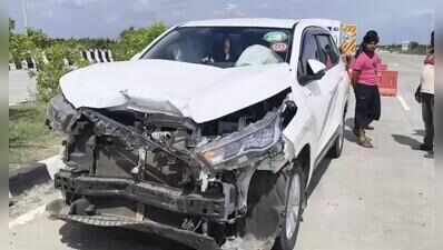 Sangli MLA Sudhir Gadgil suffers minor injury in accident