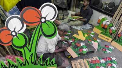 TMC vs TMC: Mamata loyalist lodges police complaints against rebel MLAs for using party symbol
