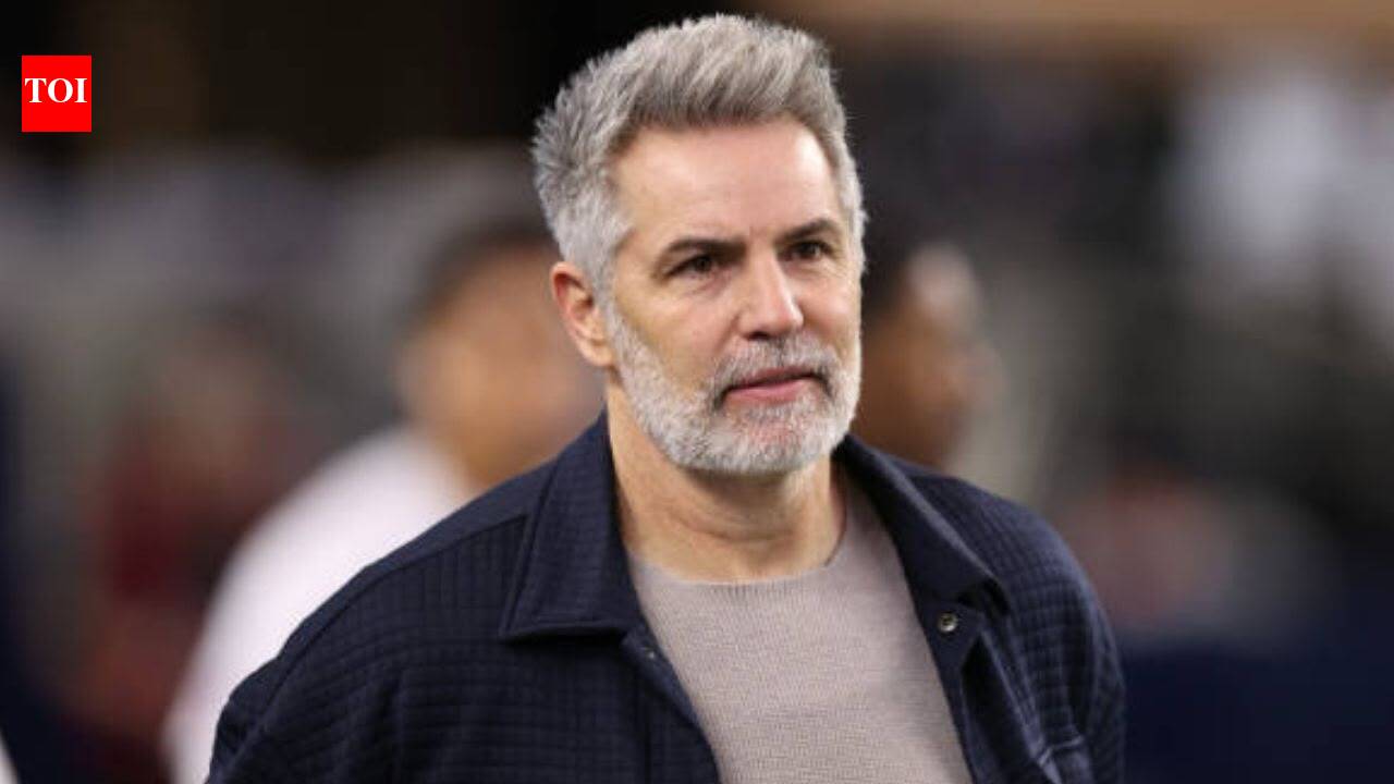 In 1994, Kurt Warner stocked grocery shelves for $5.50 an hour after the Packers cut him; today, his rise stands among the NFL's greatest comeback stories