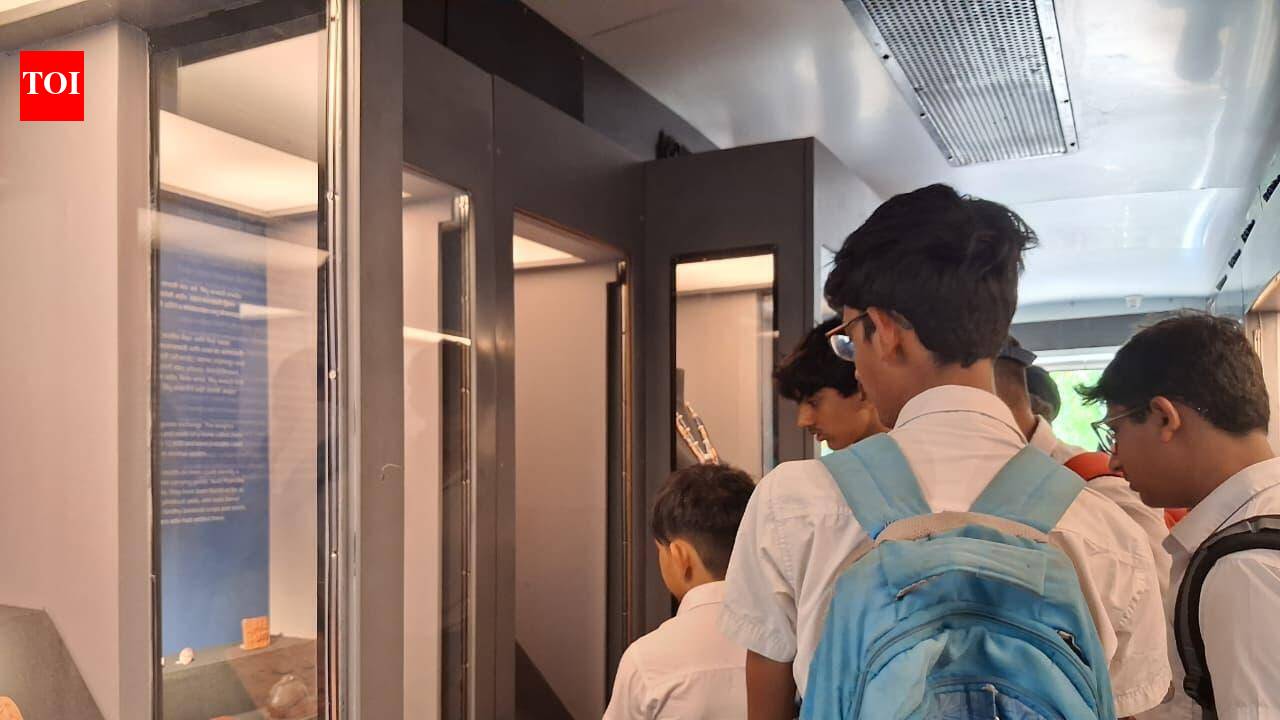 Museum on wheels rolls into Ahmedabad, draws 500 visitors