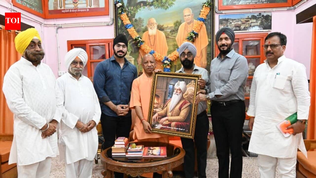 Portrait of Maharaja Ranjit Singh presented to CM