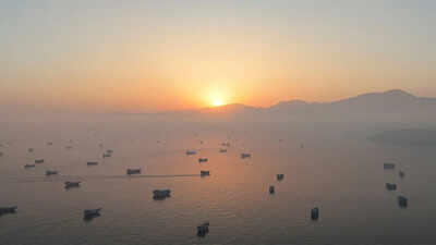 Hormuz got busy after months, now it's facing another roadblock