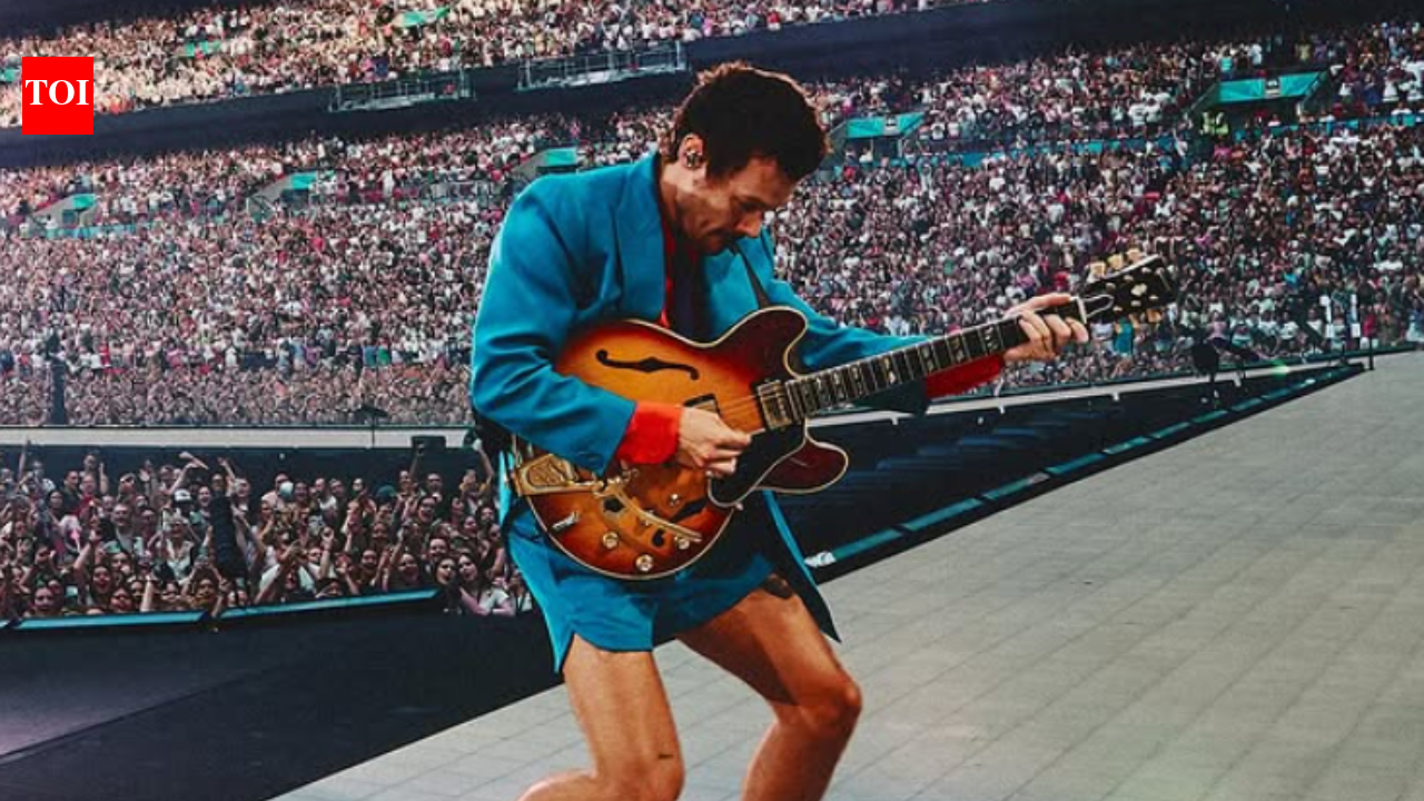 Harry Styles collapses on stage at Wembley, London: Here's what actually happened