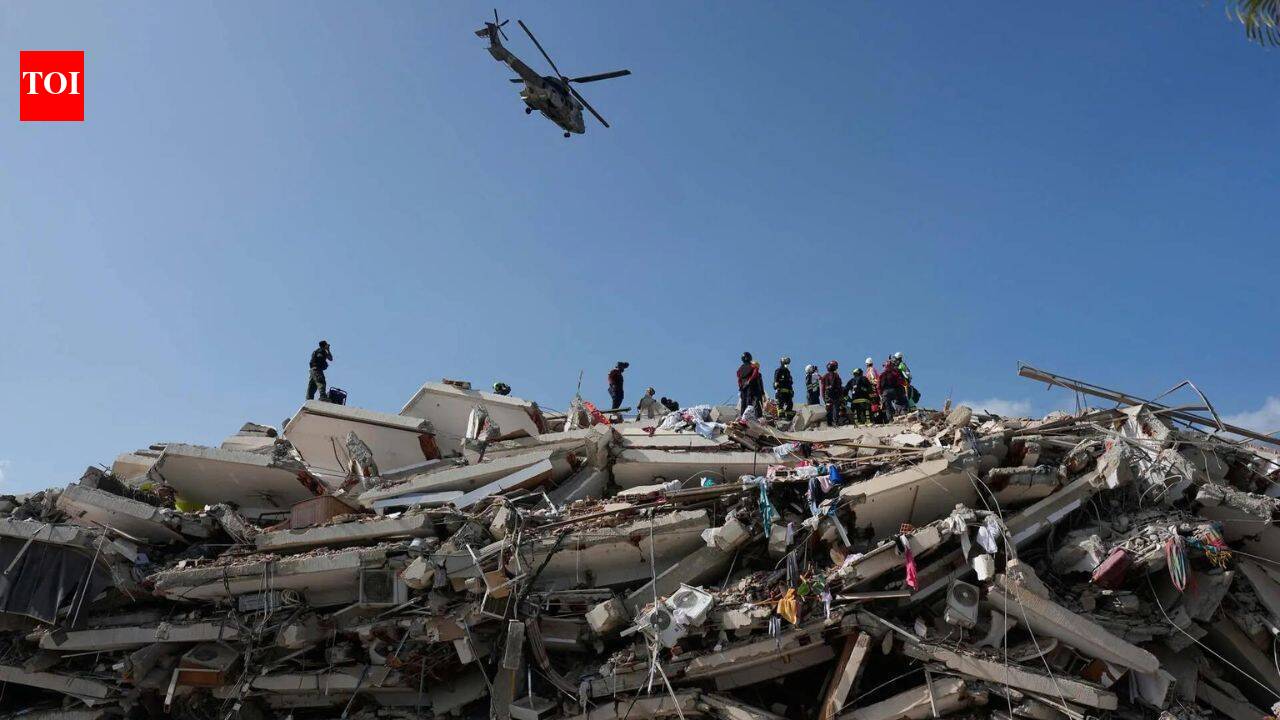 'They came to take selfies, not to help': Venezuela quake victims rage as death toll hits 1,430