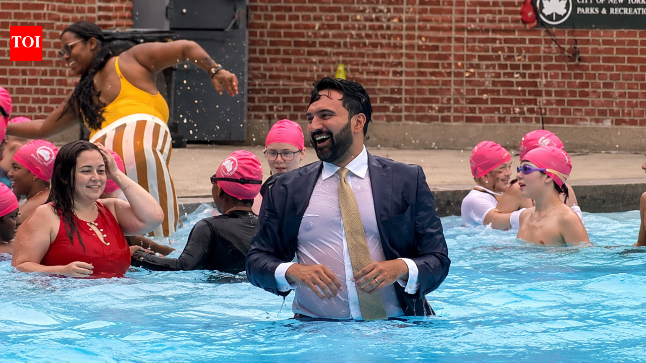 NYC Mayor Revives Old Tradition by Jumping into Pool in a Suit
