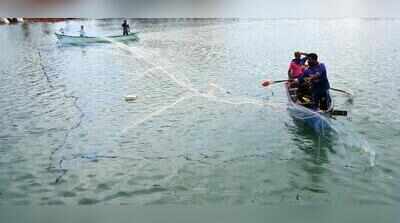 Rough seas force traditional fishermen to stay ashore