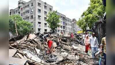 Rail Authorities Demolish Hundreds of Illegal Stalls at Park Circus