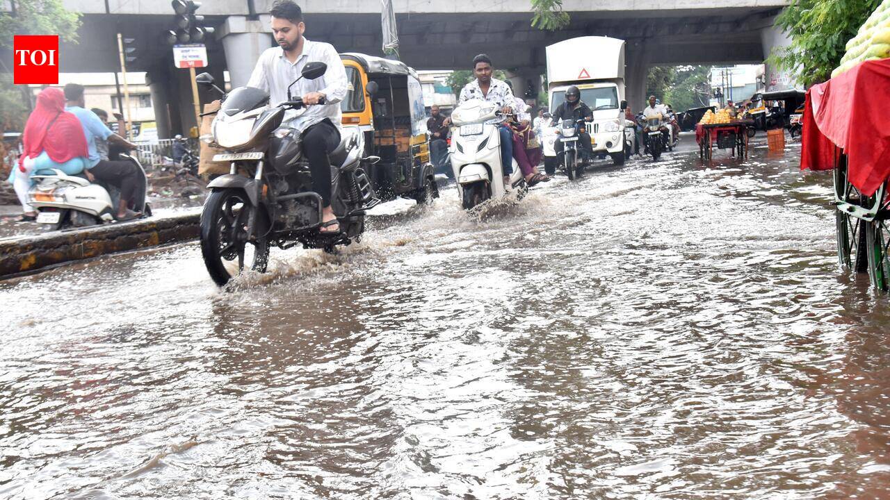Heavy rain lashes parts of Nashik city after four-day dry spell