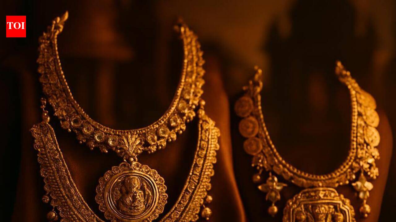 11 former members of Sangli temple committee booked for misappropriation of deity’s jewellery worth Rs 17.5 lakh