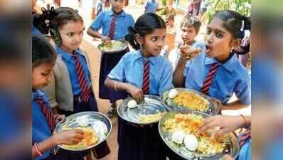Extend breakfast, mid-day meal scheme to all govt colleges: Junior lecturers to CM
