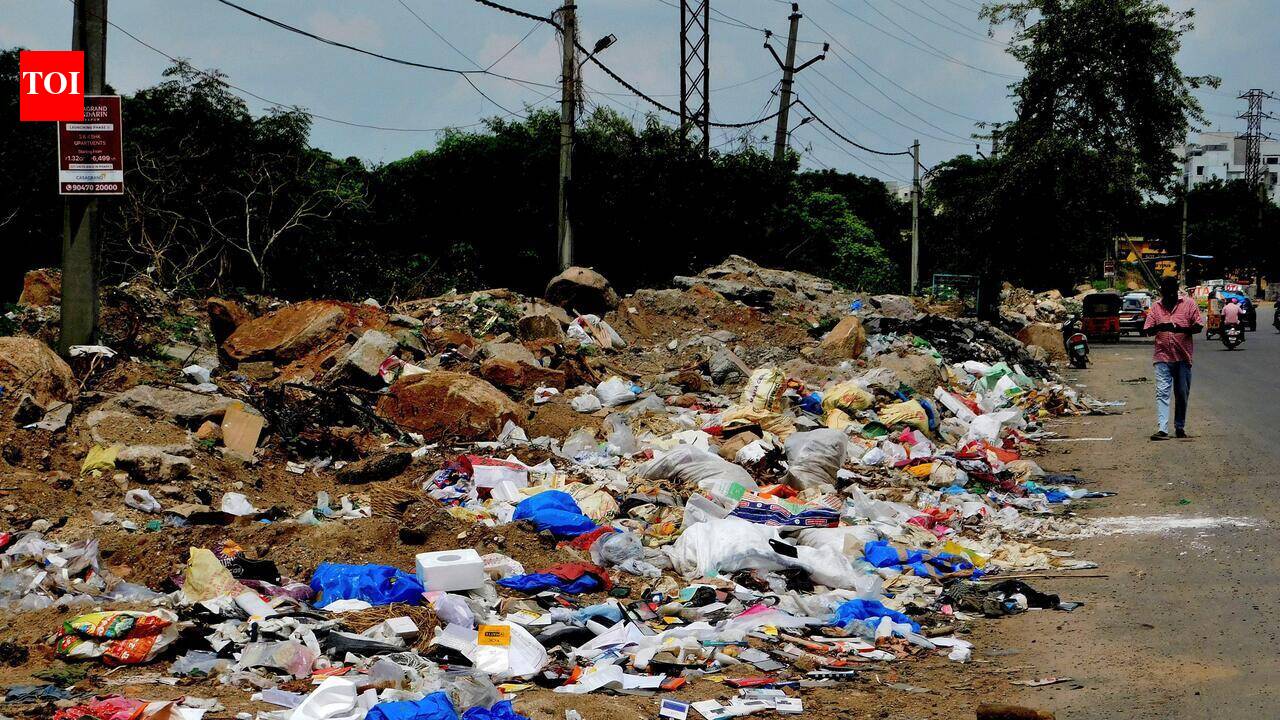 Foul smell, garbage waste trouble commuters on Miyapur–Bachupally road
