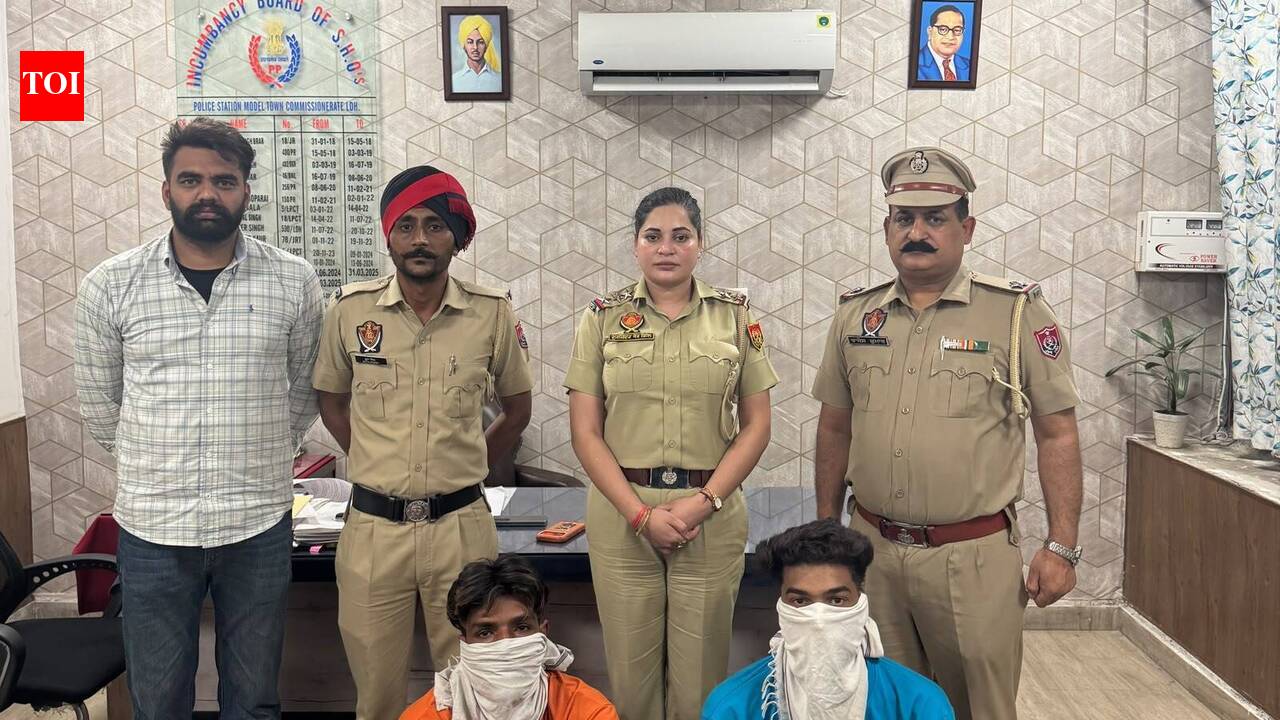 Duo who ransacked house, fired gunshots in Ambedkar Nagar held