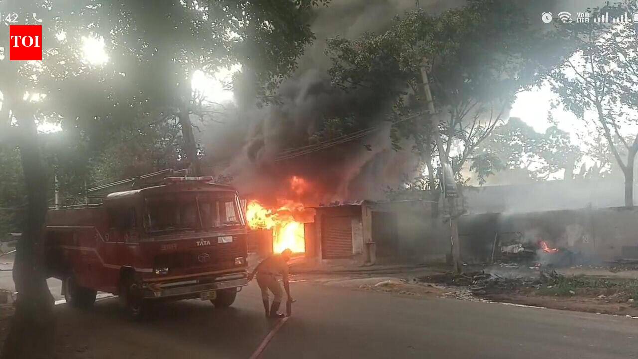 Massive blaze erupts at chemical factory in Bengaluru